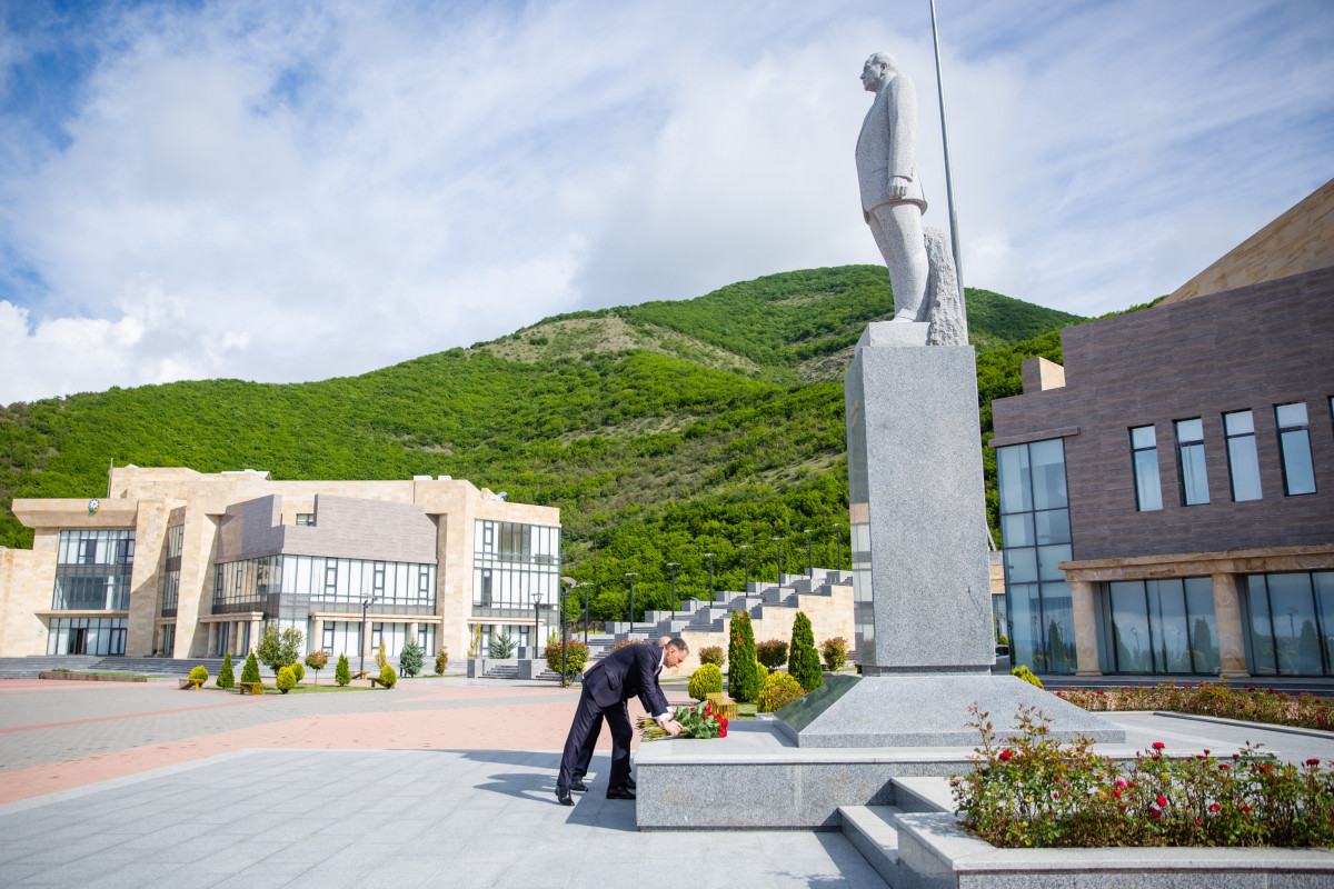 Nazir Şəkidə vətəndaşları qəbul etdi