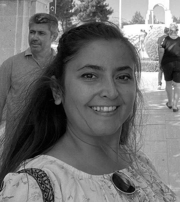 Tibb işçisinin tabutu hər kəsi ağlatdı - Gəlinlik paltarı tabutuna büküldü - FOTO