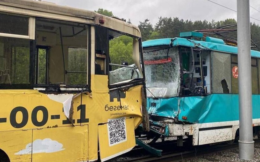 2 tramvay toqquşdu, 67 nəfər xəsarət aldı