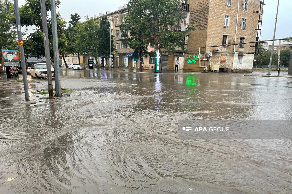 Gəncədə güclü yağışdan sonra sel gəlib