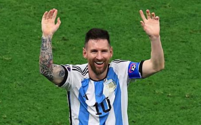Messi komanda yoldaşlarına hədiyyələr verib