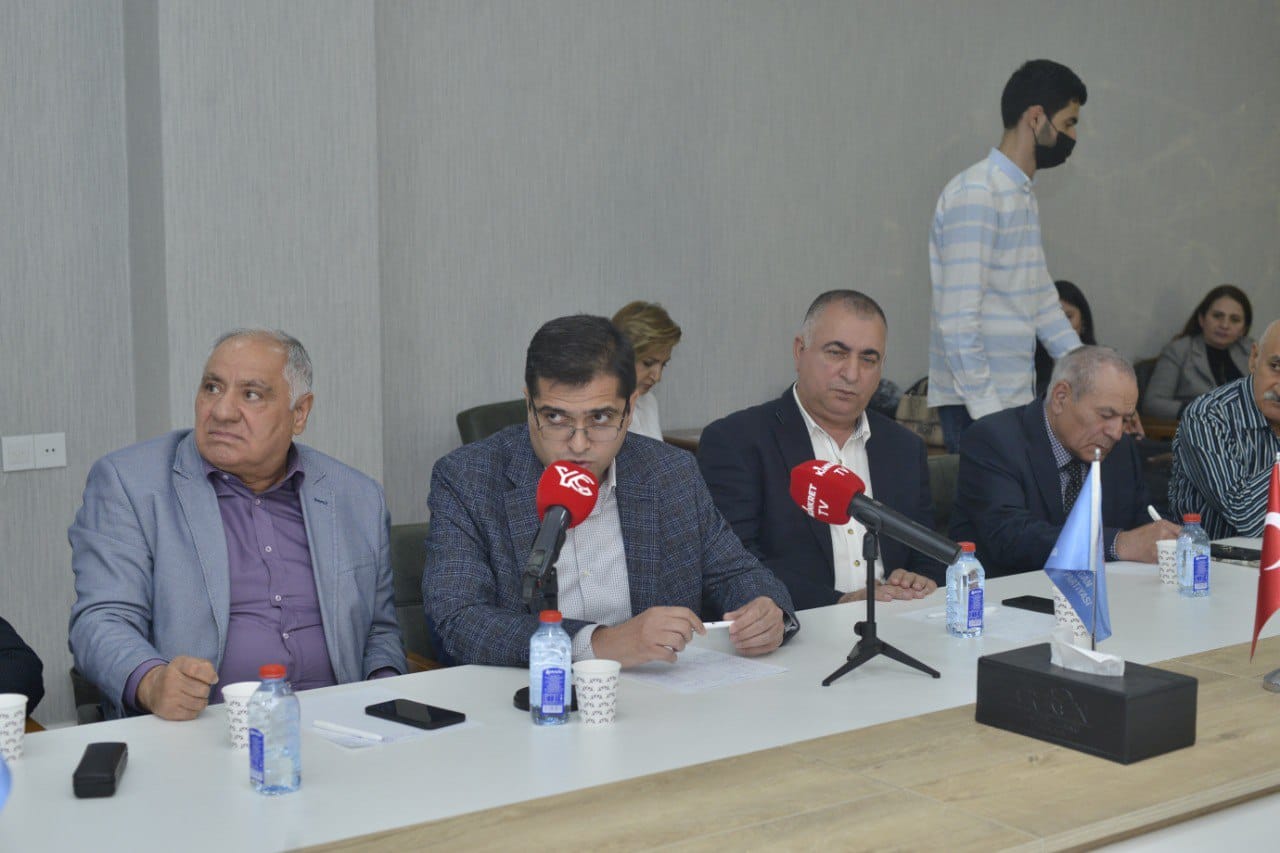 AY Partiya 27 aprel işğalına həsr olunmuş dəyirmi masa keçirdi (FOTOLAR)