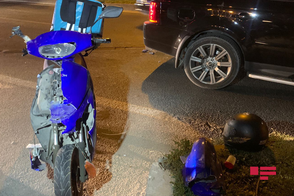Bakıda "Wolt"un kuryeri “Range Rover”ə çırpıldı (FOTO)