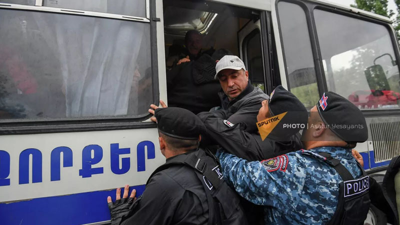 İrəvəvanda son vəziyyət: Aksiyaçılar yenidən hərəkətə keçdi (YENİLƏNİB/FOTO/VİDEO)