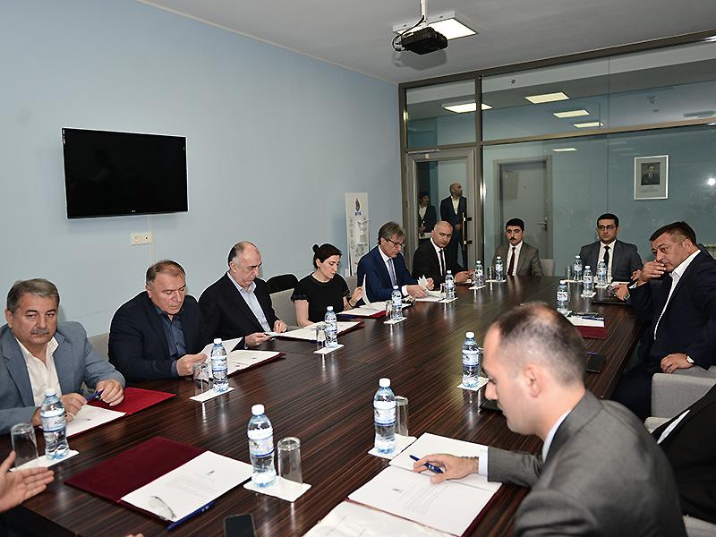 Elmar Məmmədyarov İcraiyyə Komitəsinin iclasında (FOTOLAR)