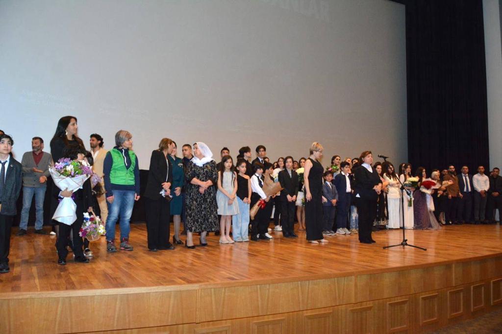 Vətən müharibəsi kadrlarının yer aldığı “Köhnə çamadanlar” filmi təqdim olundu (FOTOLAR)