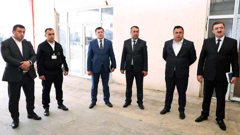 Paytaxtın Suraxanı rayonunda sahibkarların və sakinlərin müraciətləri dinlənildi (FOTO)