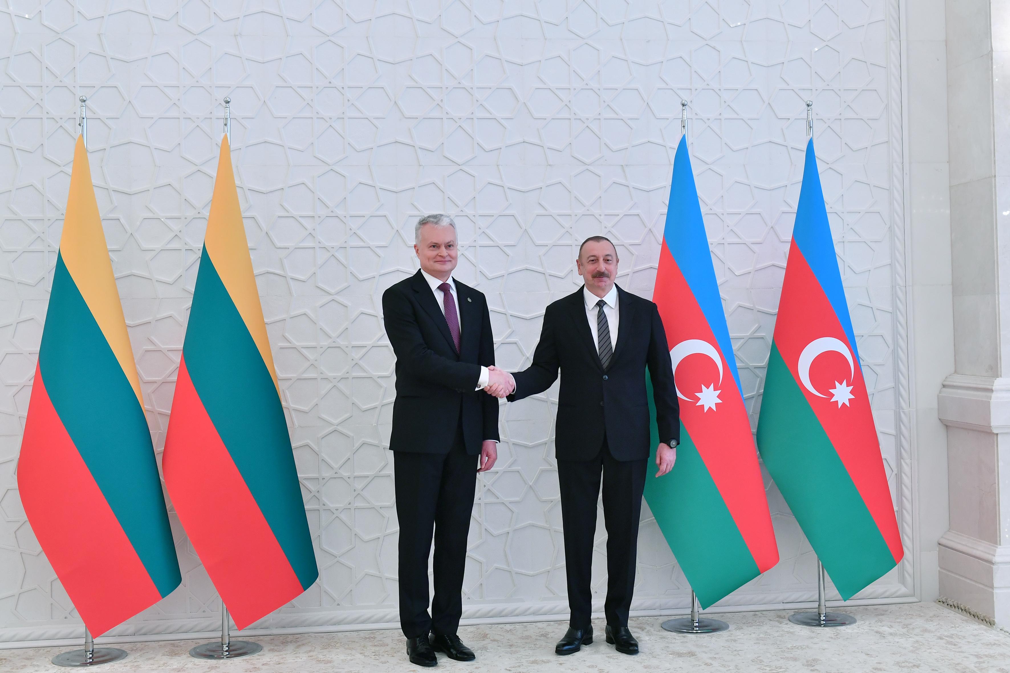 Litva Prezidentinin rəsmi qarşılanma mərasimi oldu (FOTOLAR)