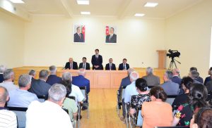 Seymur Orucov Böyük Kəsik kəndində vətəndaşların növbəti səyyar qəbulunu keçirdi (FOTO)