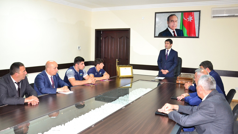 Seymur Orucov ağstafalı idmançılarla görüşdü (FOTOLAR)