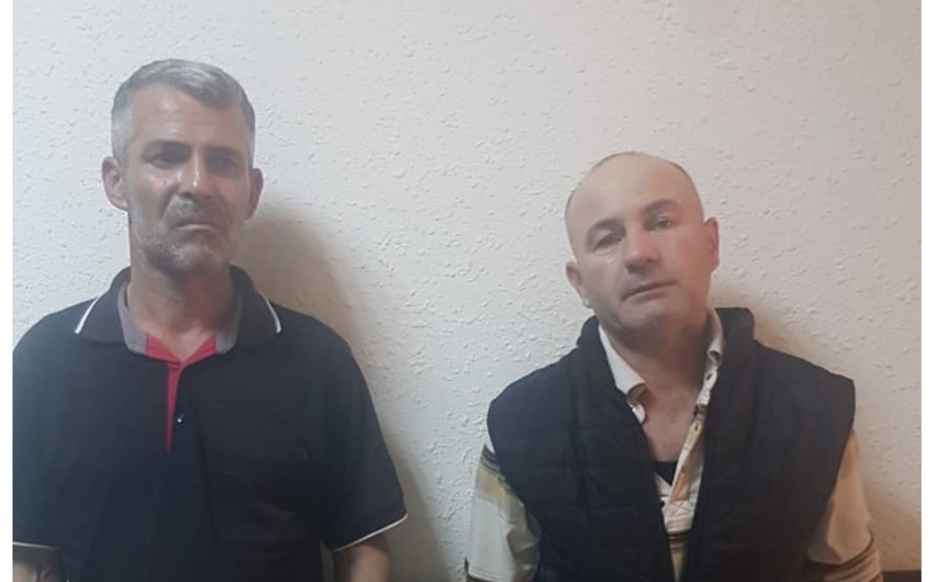 Xəzər dənizinə şübhəli əşyalar atan iki nəfər saxlanıldı (FOTO)
