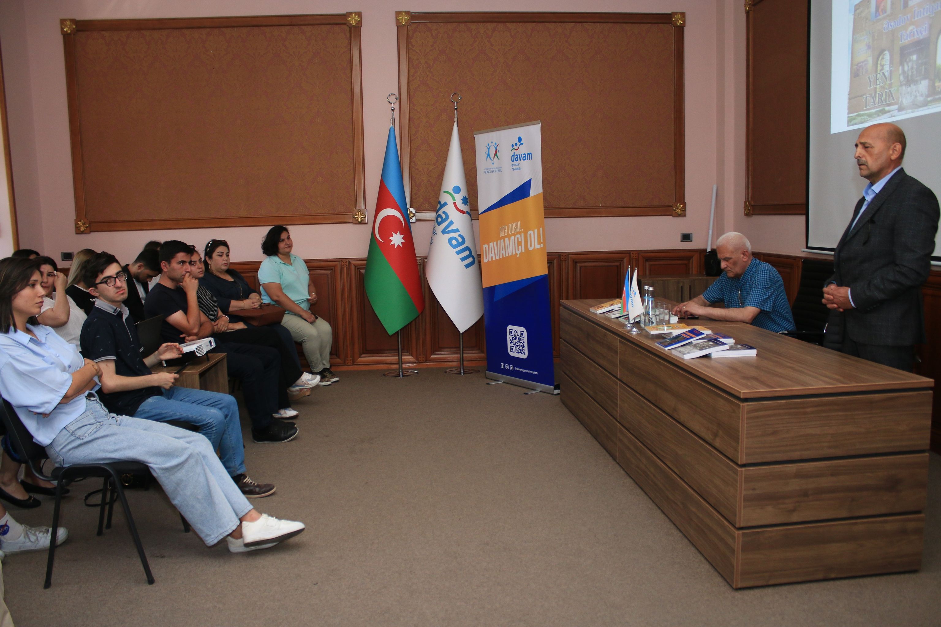 İntiqam Əsədovun “Yeni tarix” kitabı təqdim olundu (FOTO)