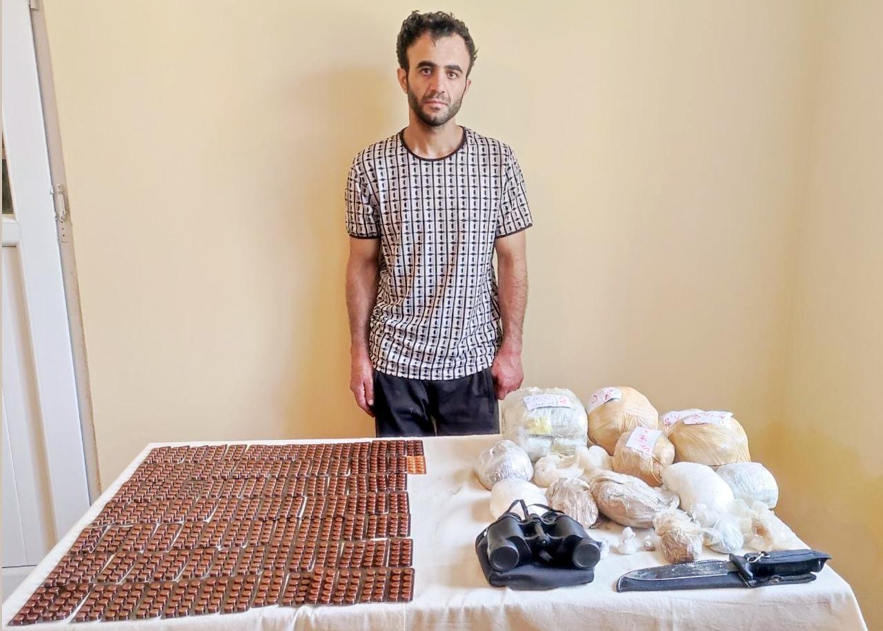 Sərhəd zastavası “Silaha” komandası ilə qaldırıldı, 11.5 kq narkotik tutuldu