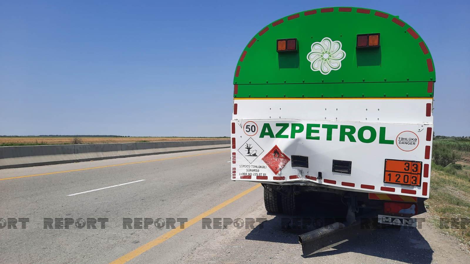 Kürdəmirdə “Toyota” “KamAZ”a çırpılıb, ölənlər var (FOTOLAR)