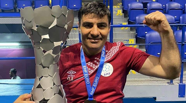 Avropa çempionu olan baş məşqçidən De Byaziyə: “Komandanı belə oynatmaq lazımdır”