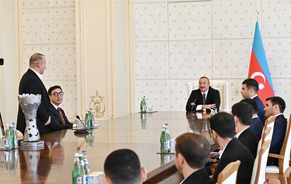 Prezident Avropa çempionu olan milli komandamızın üzvlərini qəbul etdi (YENİLƏNİB/FOTO)