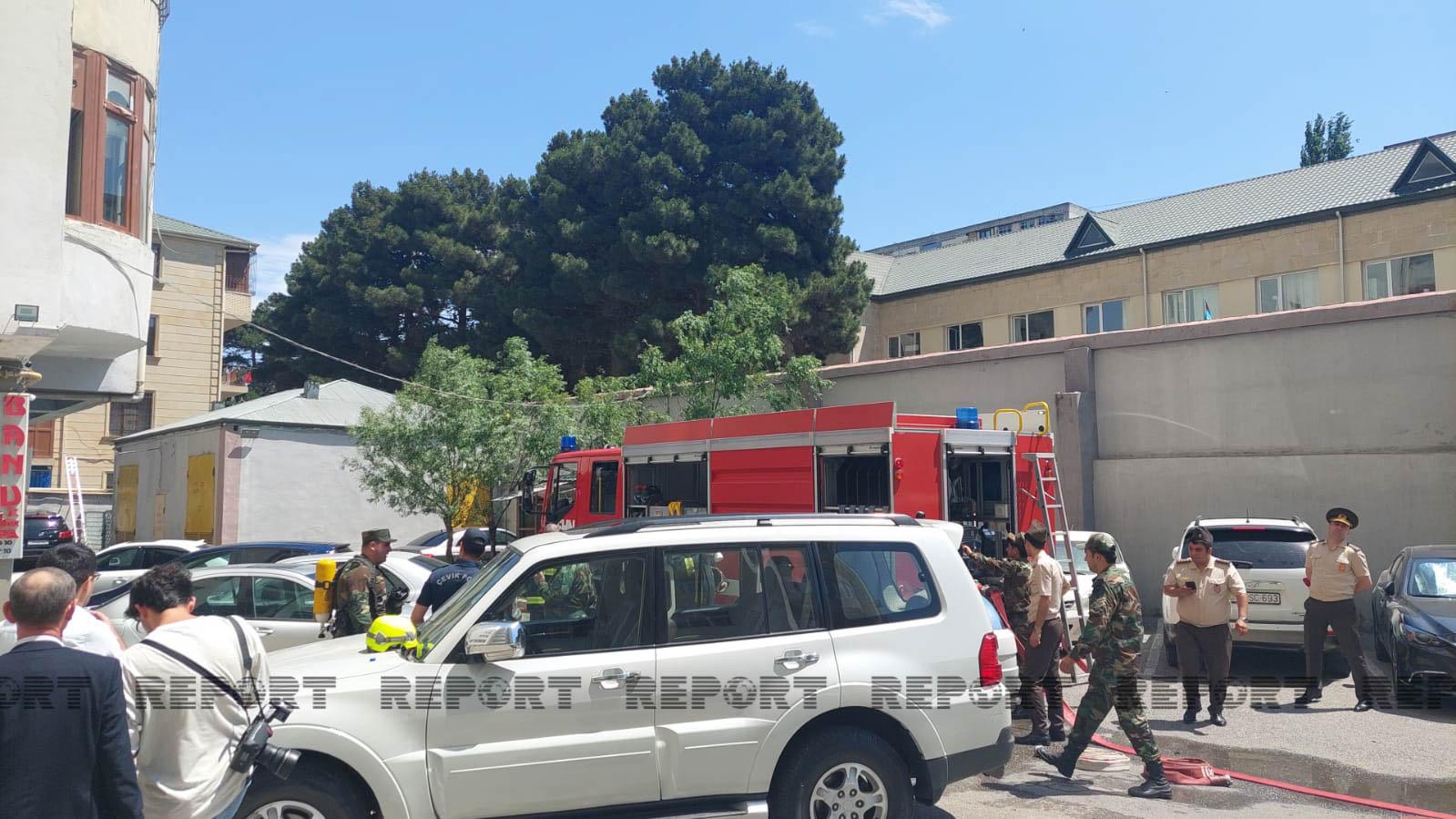 FHN Bakıda baş verən yanğının ilkin səbəblərini açıqladı (FOTO)