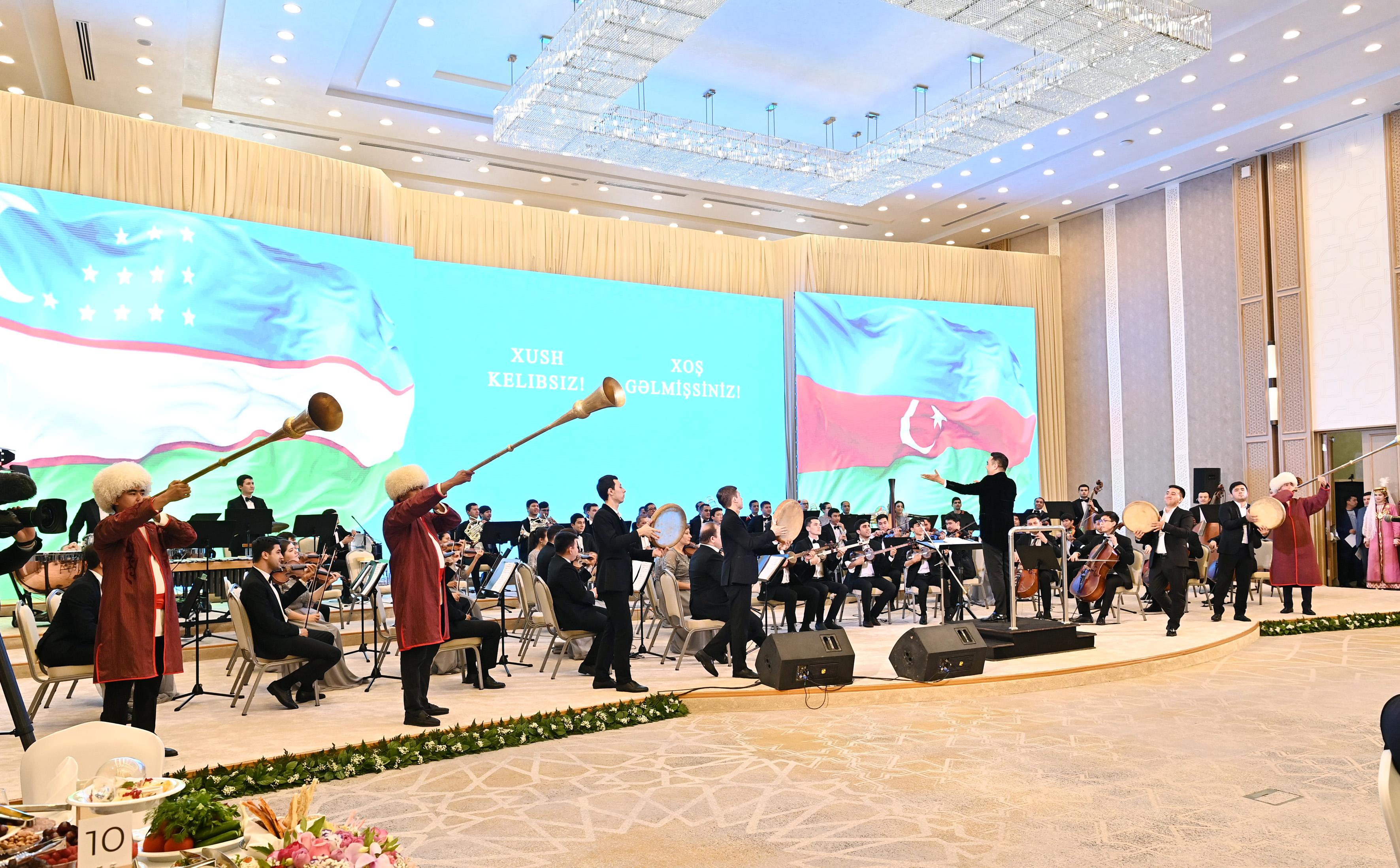 Şavkat Mirziyoyev Prezident İlham Əliyevin şərəfinə qəbul təşkil etdi (FOTO)