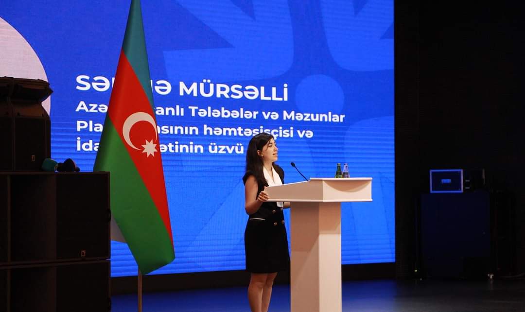 Xaricdə təhsil alan gənclər Bakıda toplaşdı (FOTOLAR)