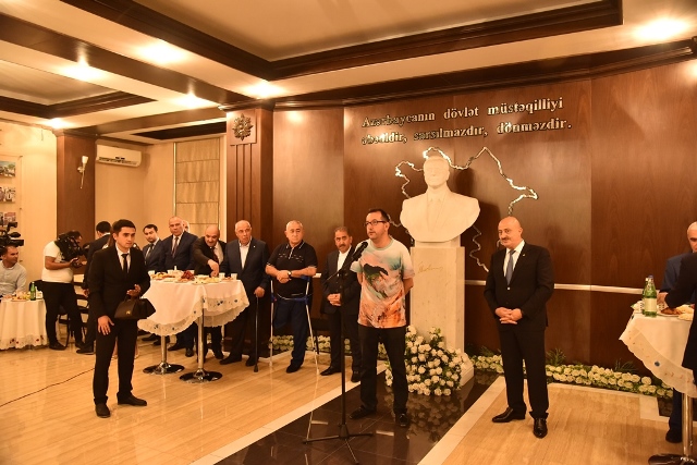 Nəsimi rayon İcra Hakimiyyətində Milli Mətbuat Günü ilə bağlı tədbir keçirildi (FOTO)