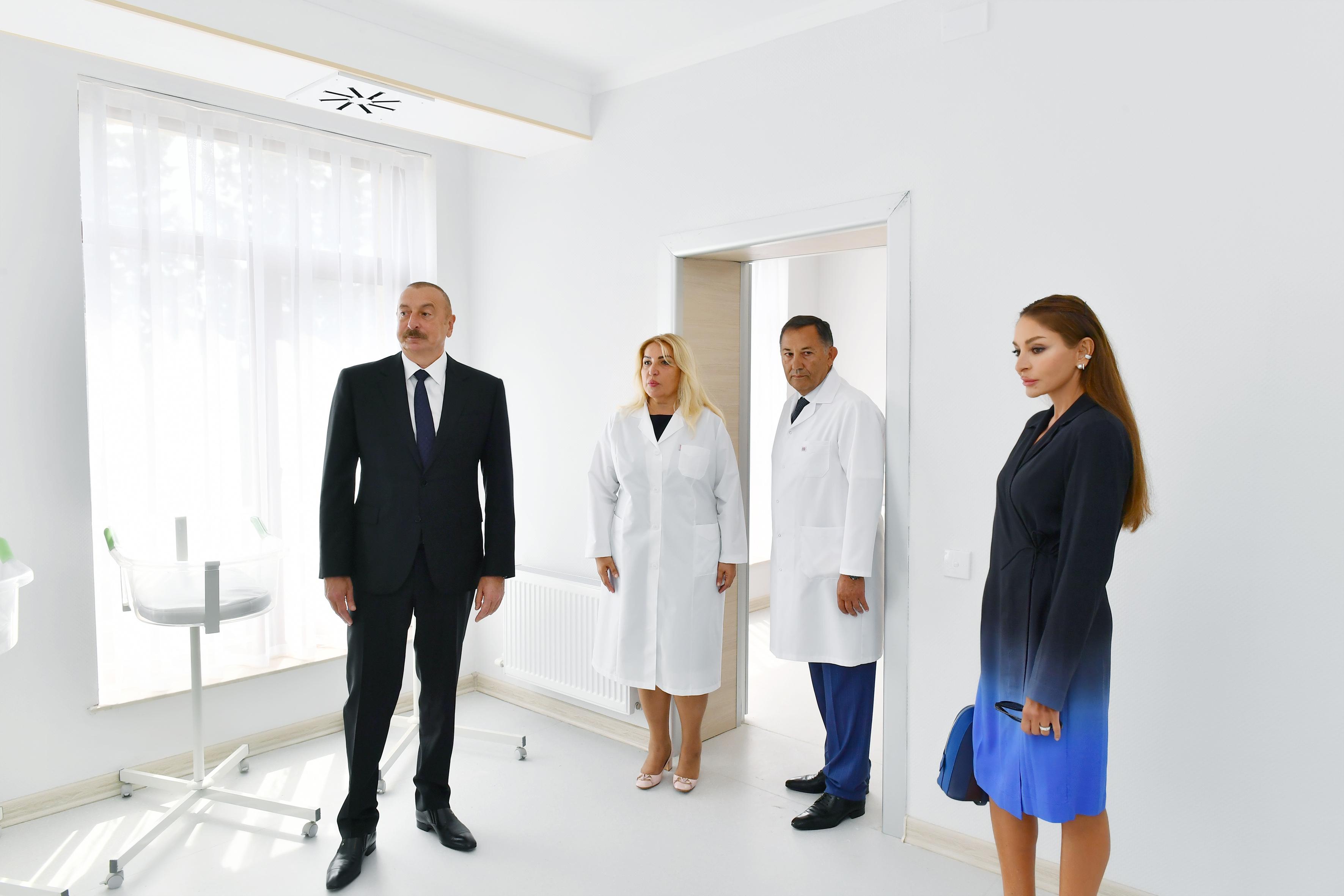 Prezident xanımı ilə Bakıdakı doğum evində yaradılan şəraitlə tanış olub (FOTOLAR)