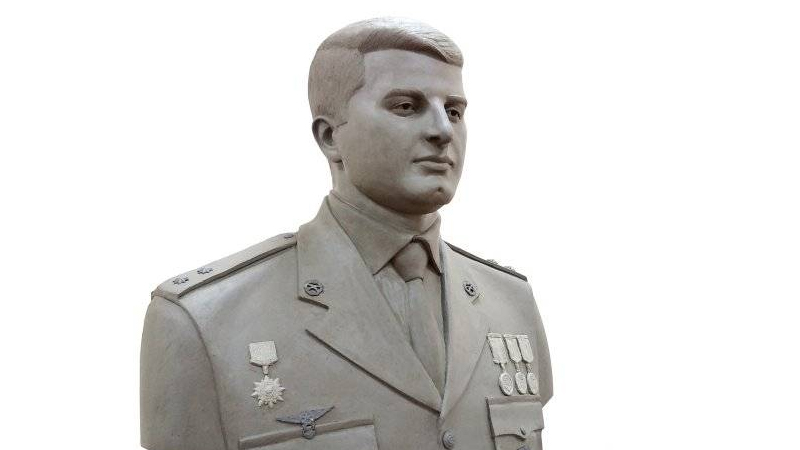 Şəhid Qəzənfər Məmmədovun büstü hazırlandı (FOTOLAR)