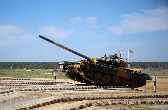 “Tank biatlonu” müsabiqəsinin yarımfinal mərhələsi keçirildi (FOTO)