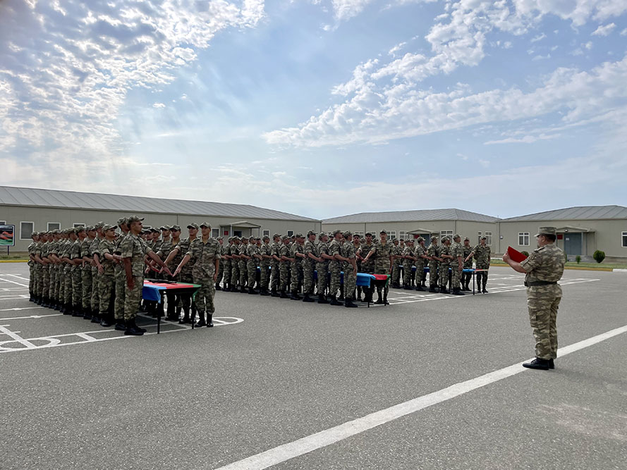 Gənc əsgərlərin andiçmə mərasimləri keçirildi (FOTOLAR)