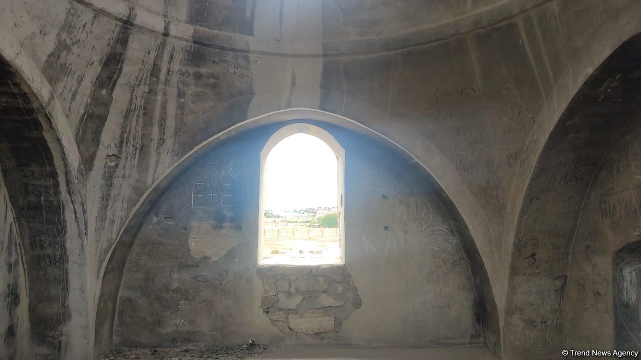 Bakıda XIX əsrə aid hamam məhv olmaq üzrədir (FOTOLAR)