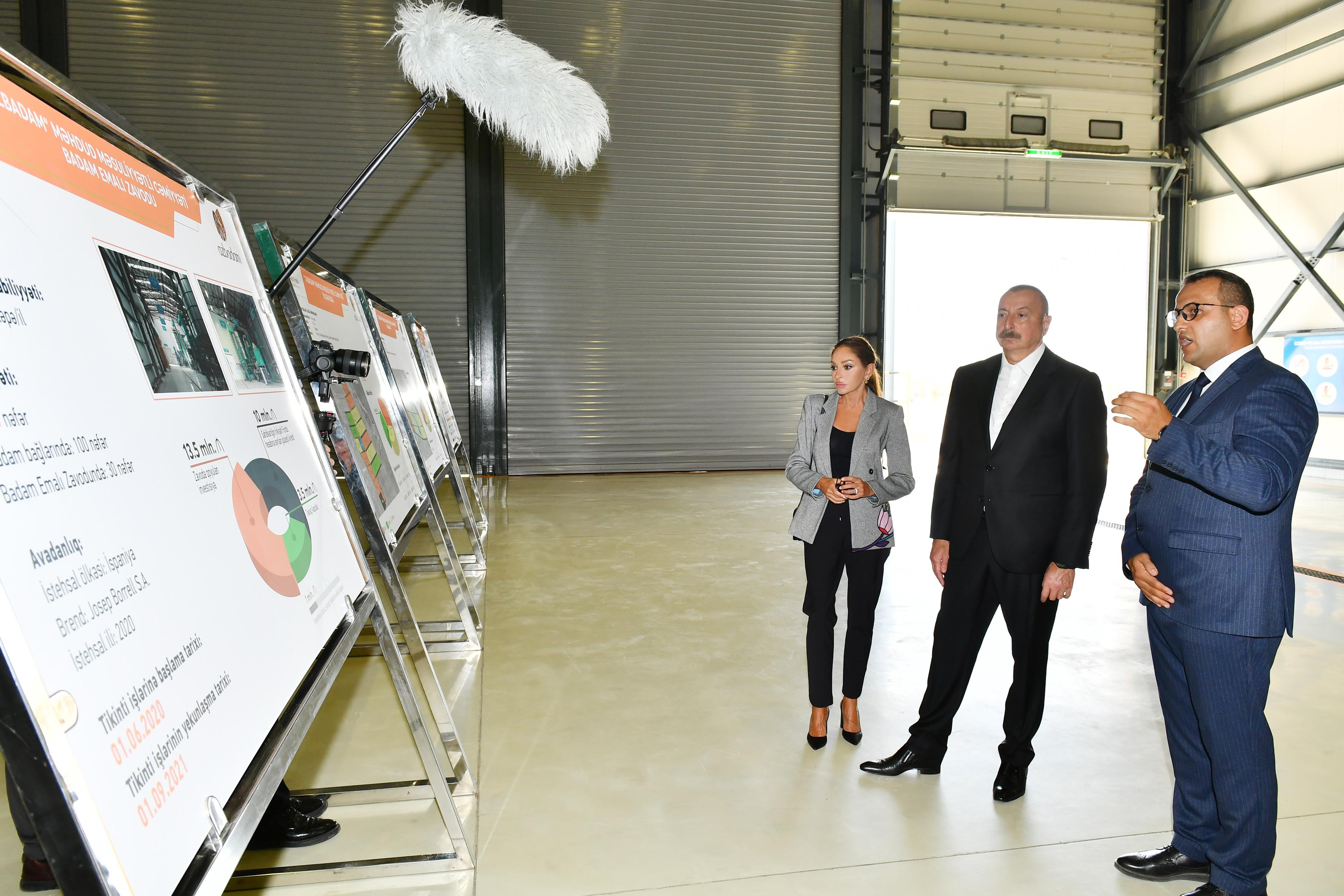 Prezident və xanımı “Grand-Agro İnvitro” MMC-nin müəssisəsi ilə tanış olub (FOTOLAR)