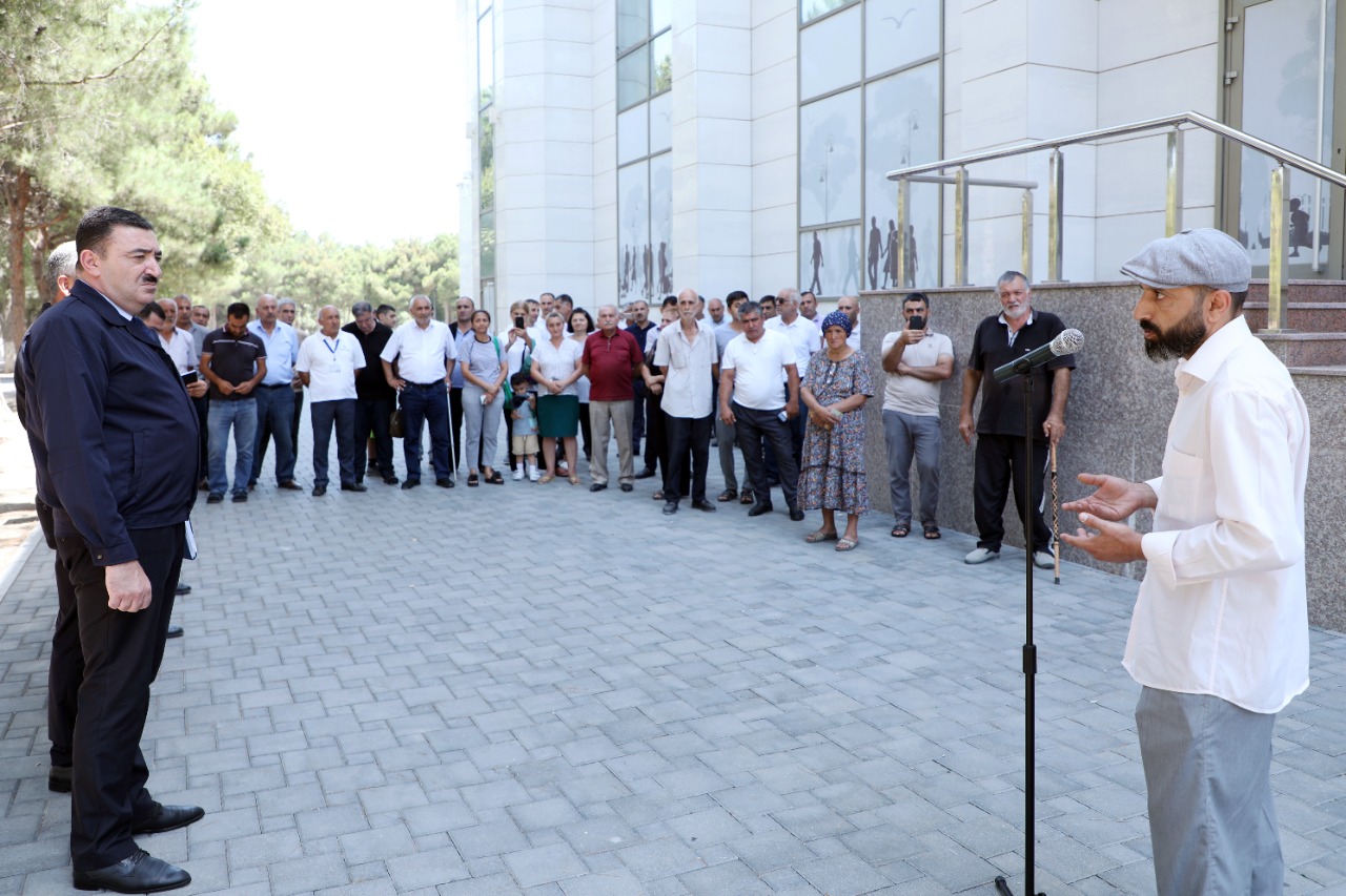 Sumqayıtda vətəndaşlarla görüş keçirildi (FOTOLAR)