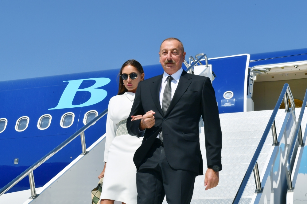 Prezident və birinci xanım Tükiyəyə səfərə yollanıb, azərbaycanlı idmançılarla görüşüb (YENİLƏNİB/FOTO)