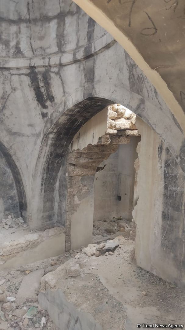 Bakıda XIX əsrə aid hamam məhv olmaq üzrədir (FOTOLAR)
