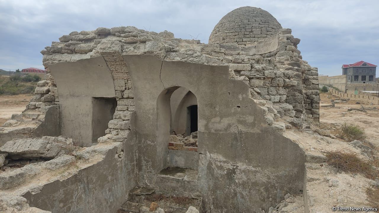 Bakıda XIX əsrə aid hamam məhv olmaq üzrədir (FOTOLAR)