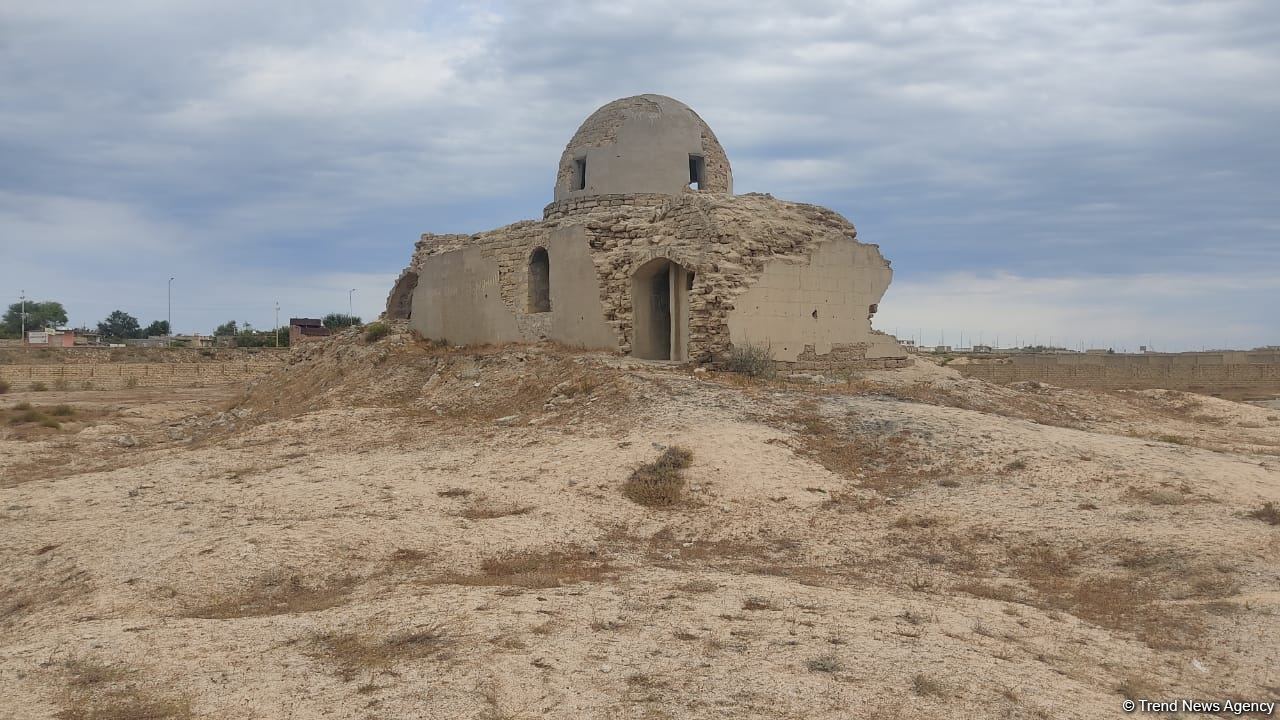 Bakıda XIX əsrə aid hamam məhv olmaq üzrədir (FOTOLAR)