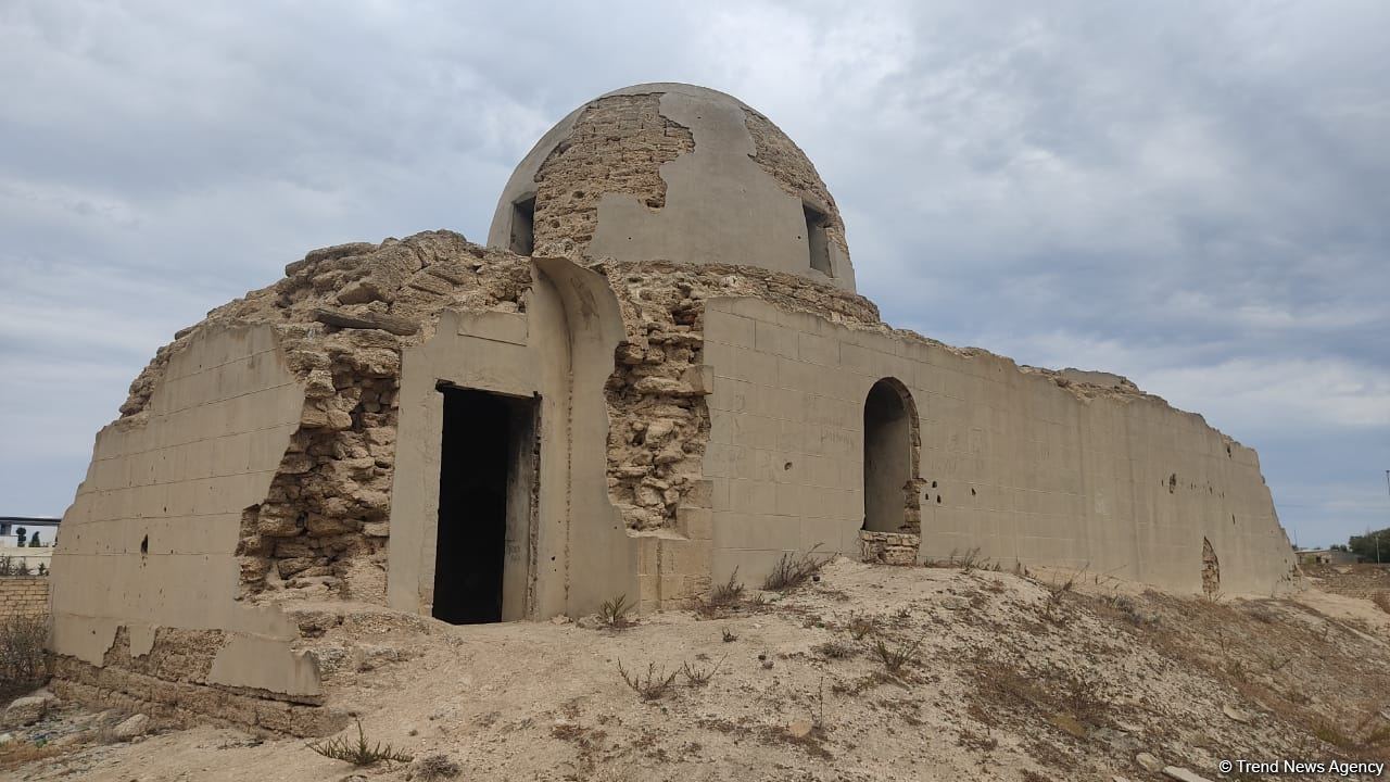 Bakıda XIX əsrə aid hamam məhv olmaq üzrədir (FOTOLAR)