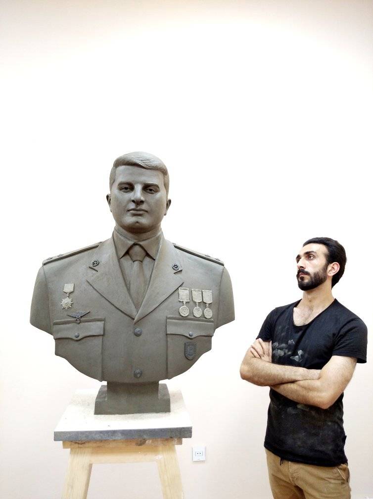 Şəhid Qəzənfər Məmmədovun büstü hazırlandı (FOTOLAR)