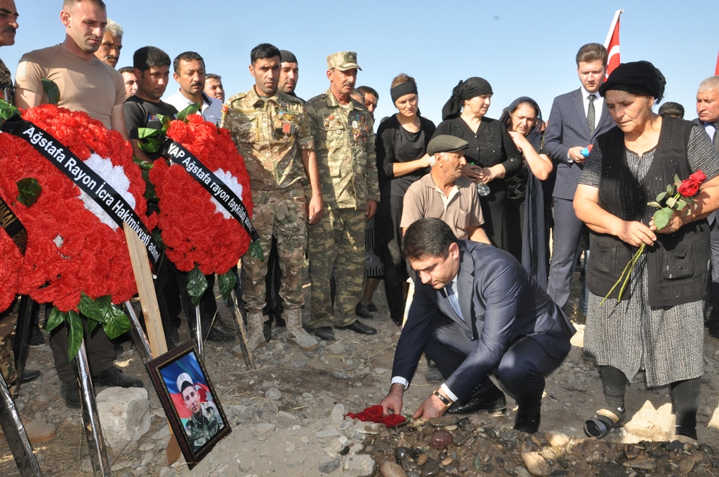 Şəhid Seyfəddin Muradov Ağstafada dəfn olundu (FOTOLAR)