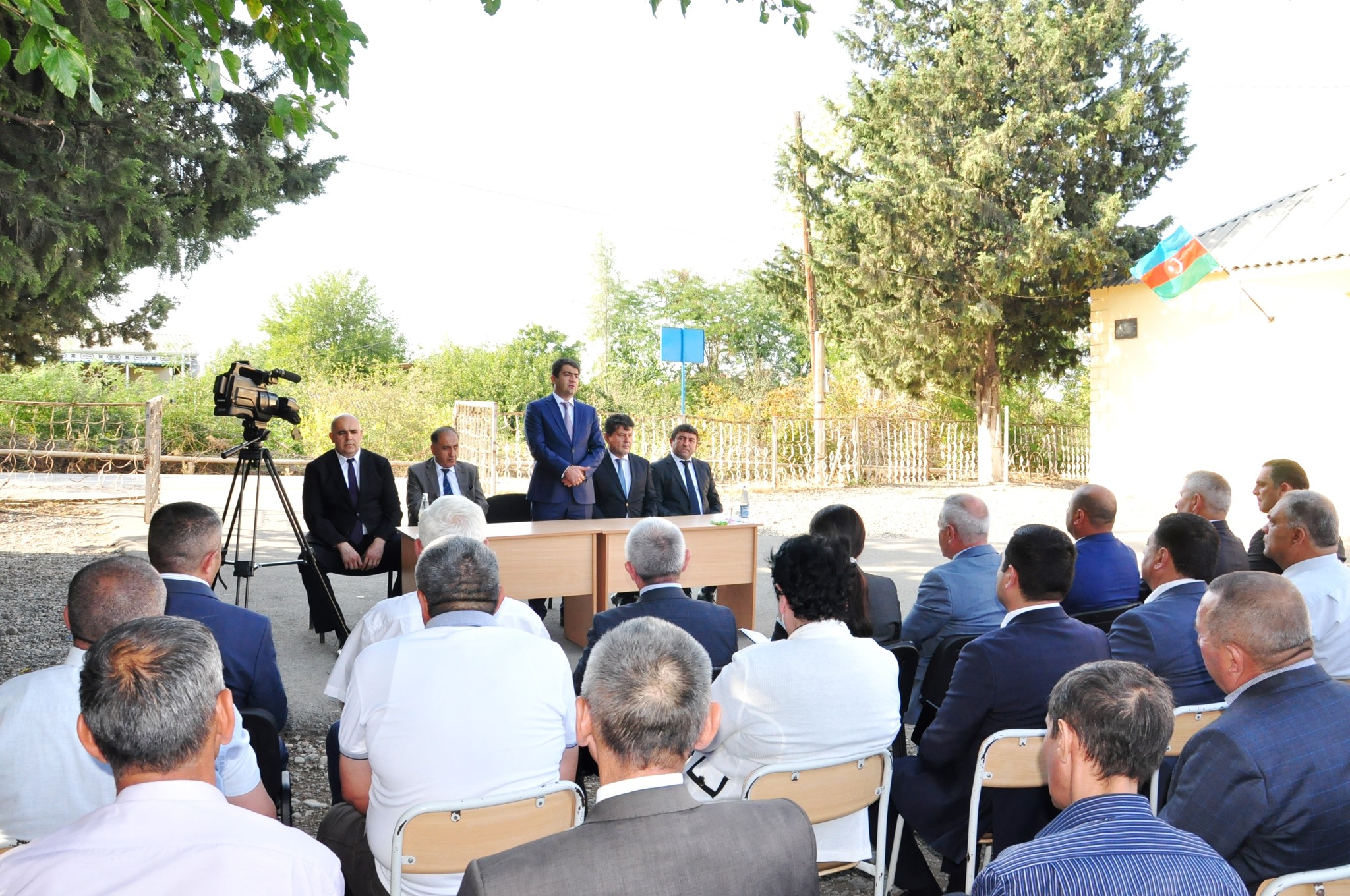 Seymur Orucov Qarahəsənli kəndində növbəti səyyar qəbul keçirdi