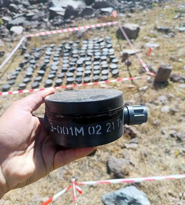 MN: "Ermənilərin təxribat məqsədilə Laçında basdırdığı minalar aşkarlanıb"