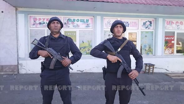 Azərbaycan polisi Laçın şəhərində xidmət başında (FOTO