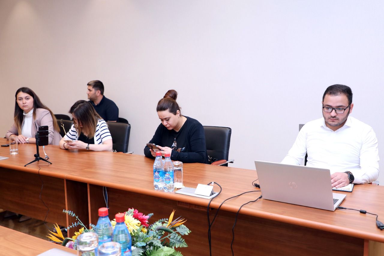“Açıq qapı” aksiyasında suallar cavablandırıldı (FOTOLAR)