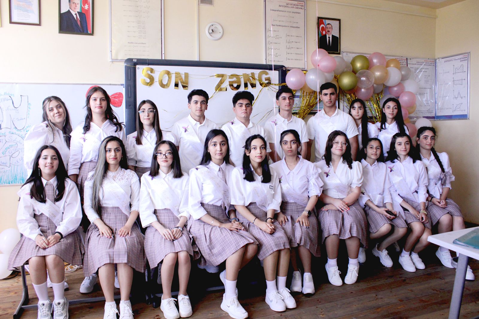 20 şagirdi ali məktəbə daxil olan müəllim: "Öz uşağıma ayırmağa vaxtım olmur" (FOTO)