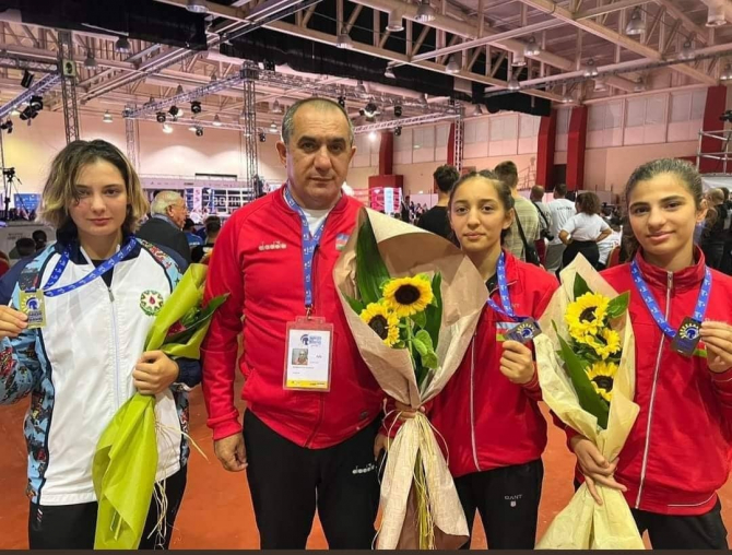 Azərbaycanın boks üzrə ilk qadın Avropa çempionu polkovnik-leytenantın qızı imiş (FOTO)