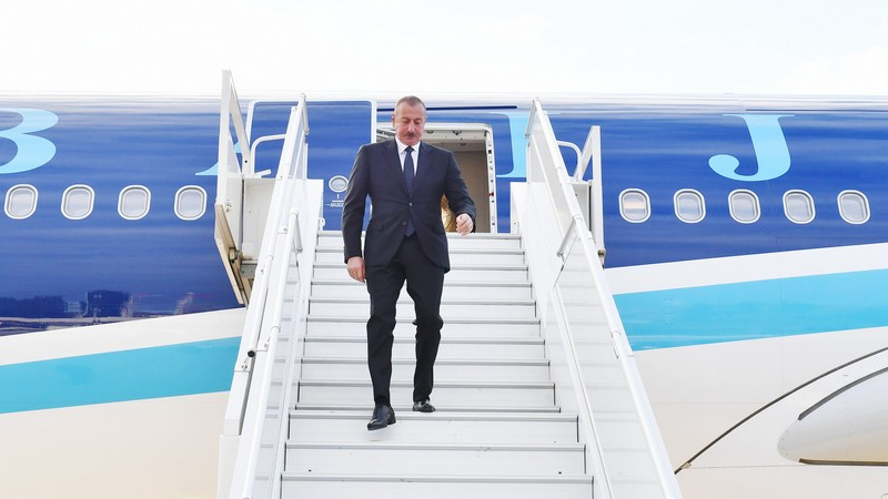 Prezident İlham Əliyevin Rusiyaya işgüzar səfəri başa çatdı (YENİLƏNİB/FOTO)