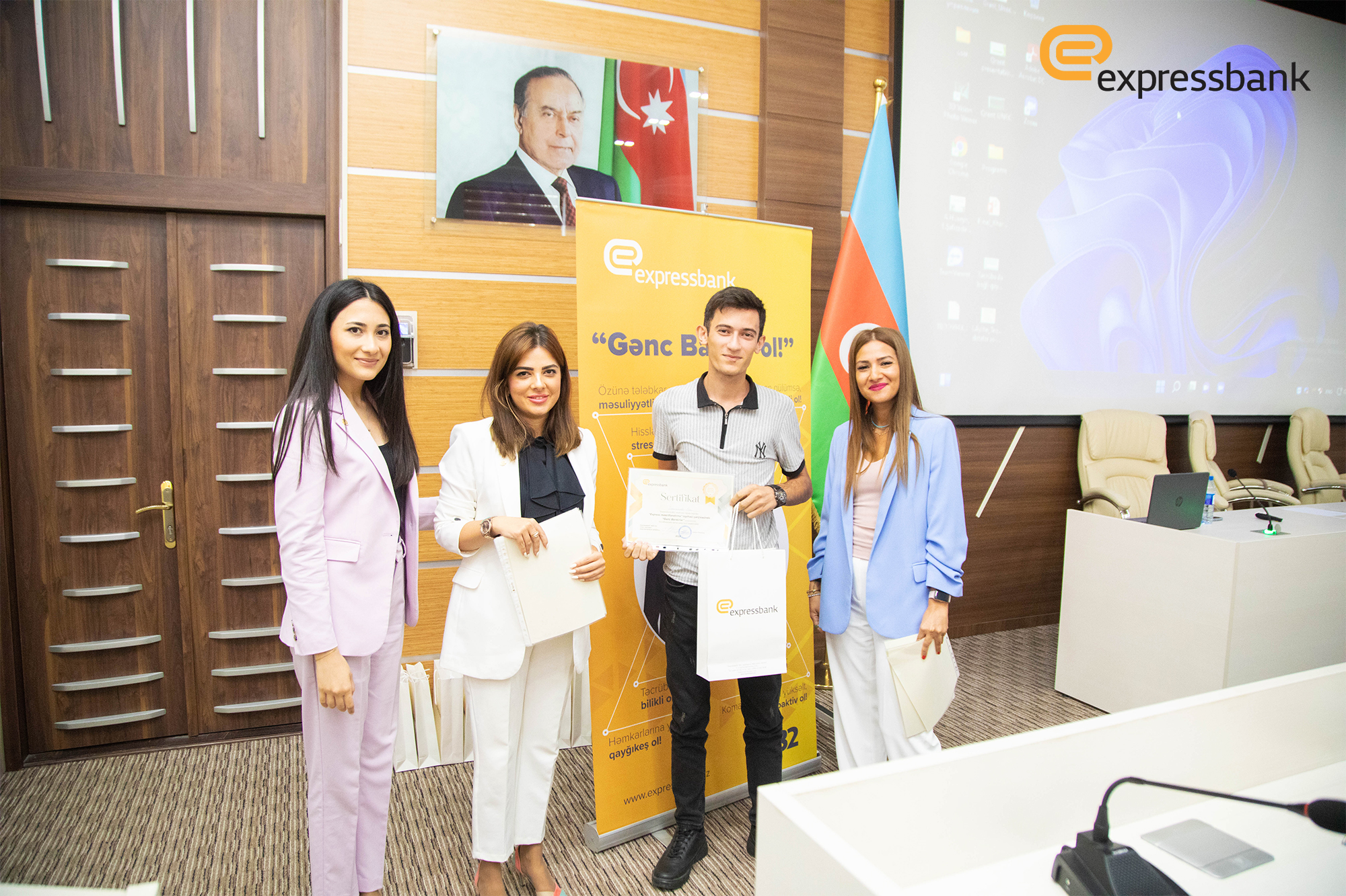“Expressbank” yeni “Gənc bankirlər proqramı”na start verdi (R)