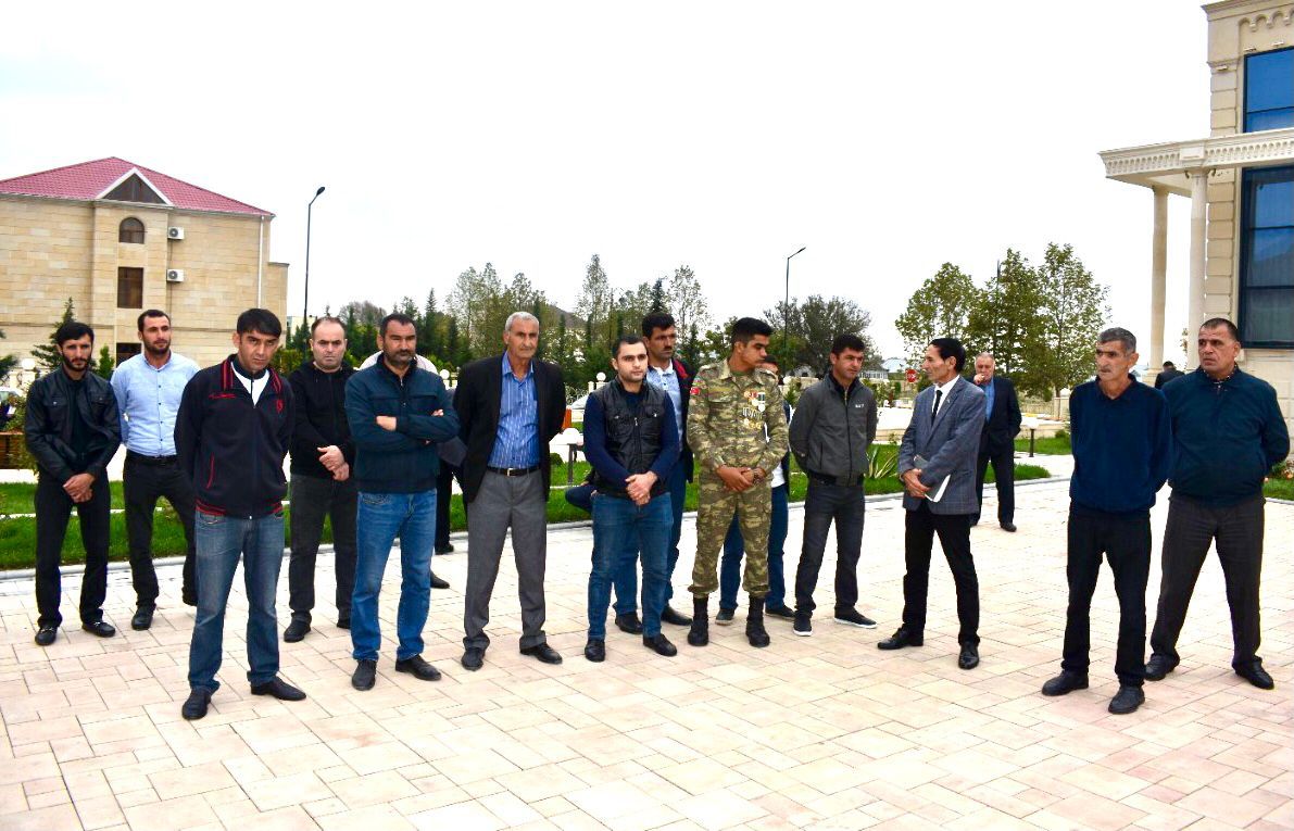 "Açıq mikrofon" Ağsu sakinlərinin ixtiyarına verildi (FOTOLAR)