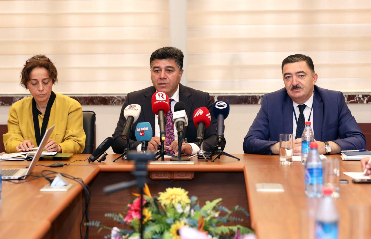 “Azəriqaz”a daxil olan müraciətlərin sayı azalıb (FOTOLAR)