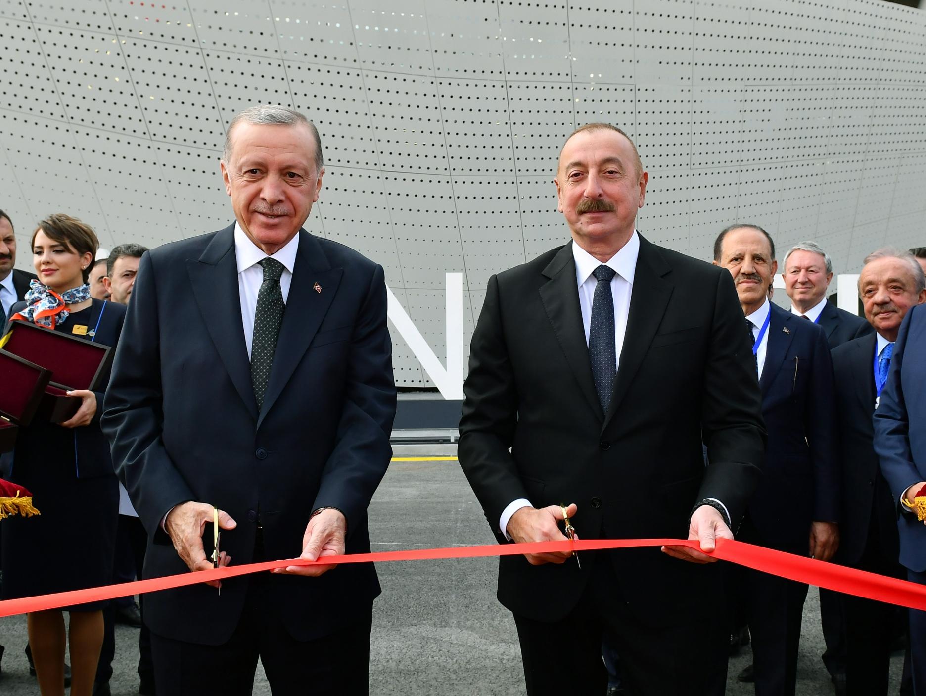 Prezidentlər Zəngilan aeroportunun açılışında iştirak etdi (FOTO/YENİLƏNİB)