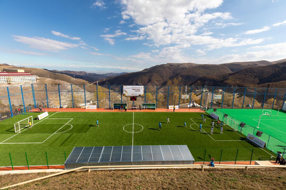 Daşkəsəndə yenidən qurulmuş minifutbol meydançası istifadəyə verildi (FOTOLAR)
